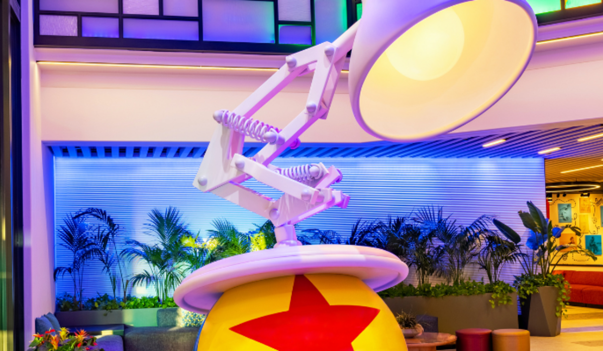 Pixar Place Hotel, Paradise Pier Hotel